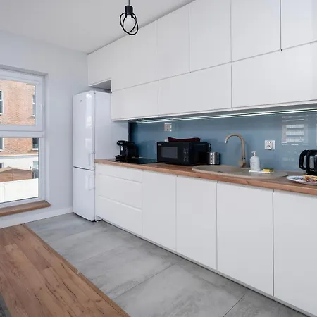 Wroblewskiego 2-bedroom By Bookinghost * Lodz