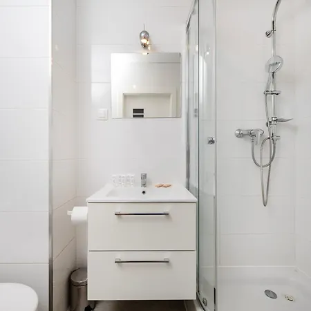 Apartment Wroblewskiego 2-bedroom By Bookinghost