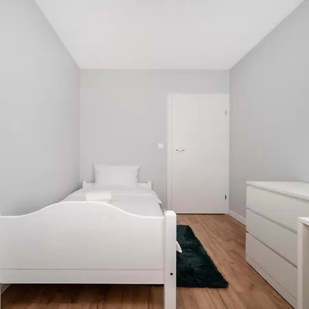 Wroblewskiego 2-bedroom By Bookinghost Apartment
