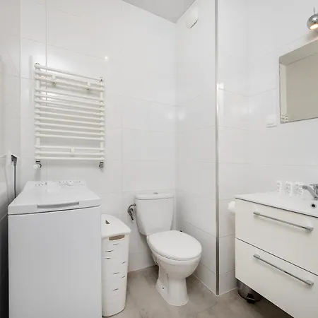 Wroblewskiego 2-bedroom By Bookinghost Apartment