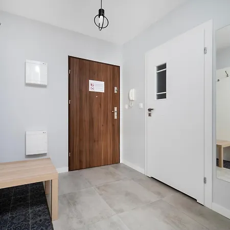 Apartment Wroblewskiego 2-bedroom By Bookinghost *